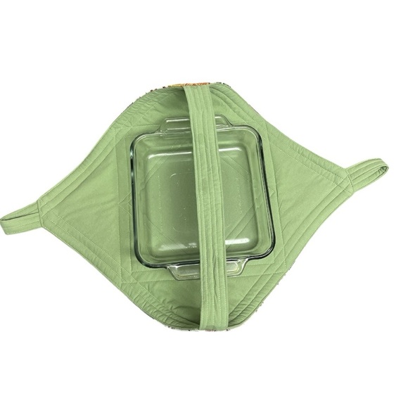 Hand Crafted Casserole Carrier Small Quilted Reversible Pie Plate Carrier - Picture 5 of 15